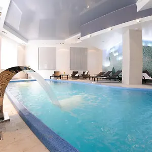 4* Otel Taurus &